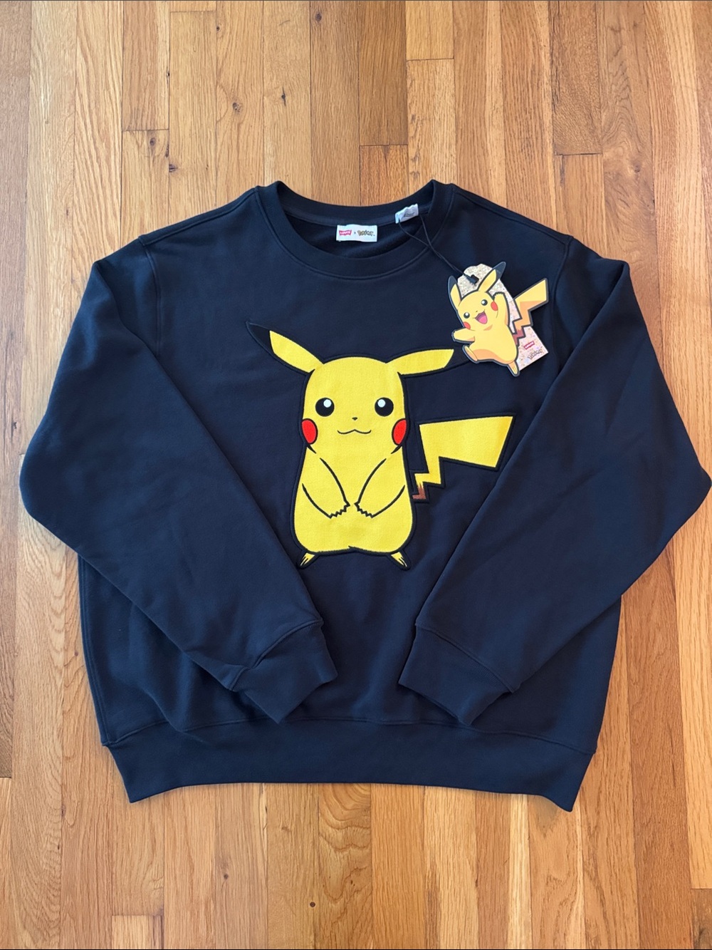 NWT Levi's x Pokémon Pikachu Crewneck Sweatshirt Black Medium